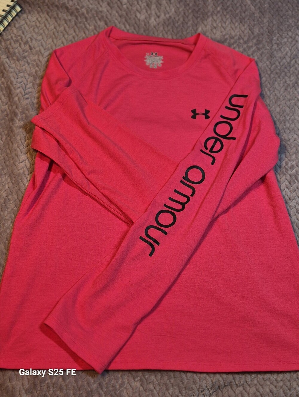 Women's Under Armour Long Sleeve Lightweight T-shirt, Size Medium, Like New